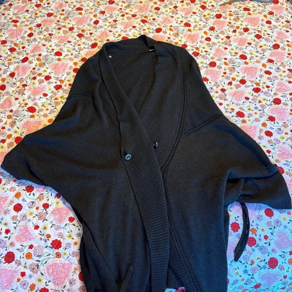 Lululemon Breeze Easy Wrap in Heathered Black (Size 4) - Picture 6 of 10